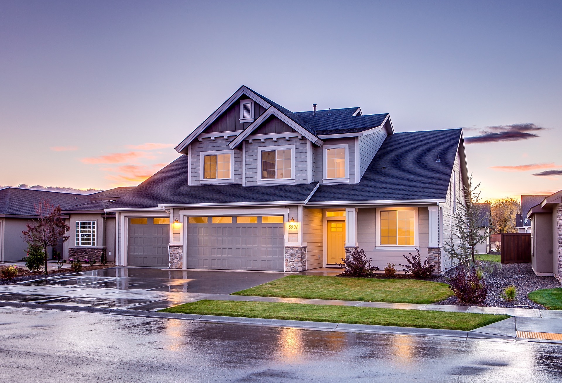 craftsman style home with curb appeal